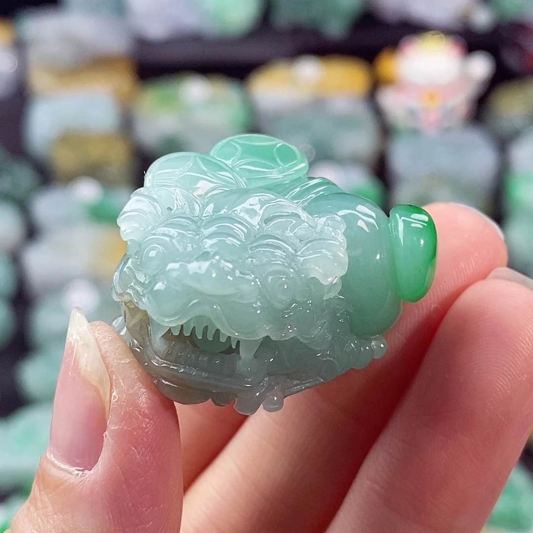 颈饰未镶嵌翡翠天然