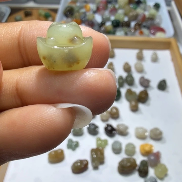 和田玉未镶嵌珠宝奇石