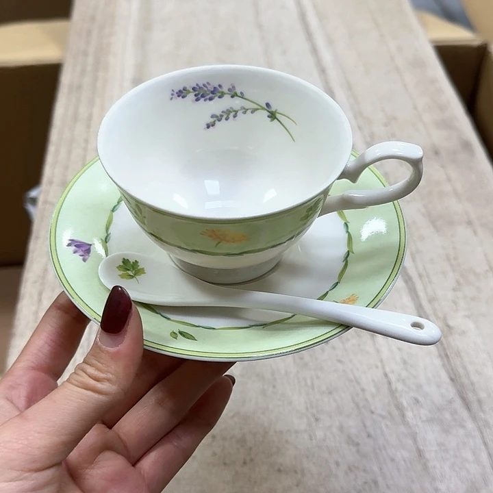 瓷片噗哈哈哈哈哈哈哈哈哈