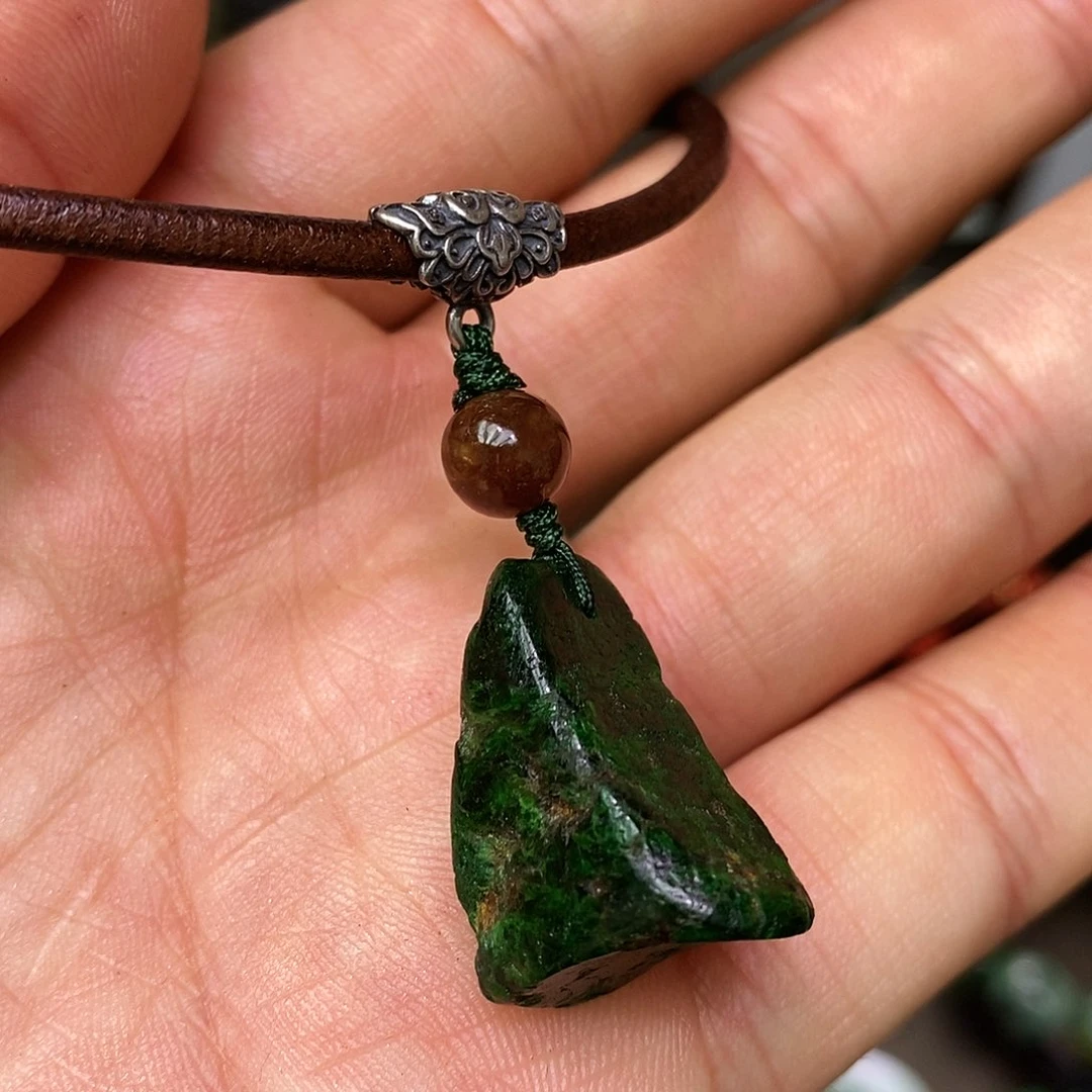 翡翠银S925镶嵌颈饰漂亮美眉是