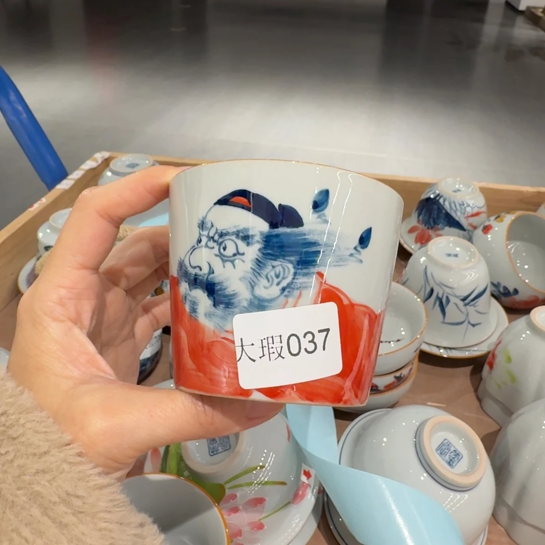 釉下手绘茶具微瑕