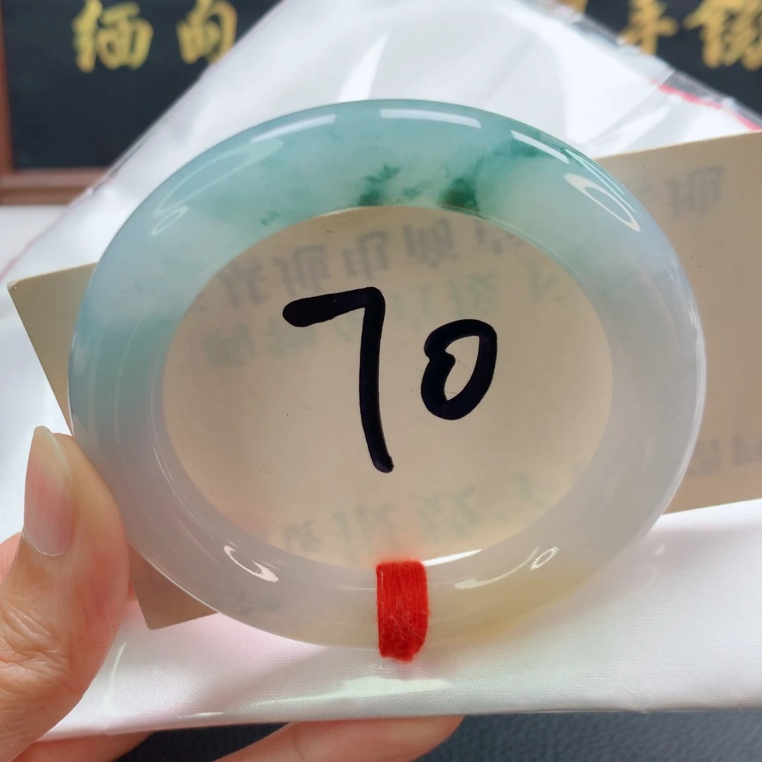 未镶嵌手镯（圆镯）翡翠圆条无结构特色半山水