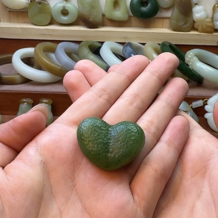 ℳ***º和田玉未镶嵌颈饰