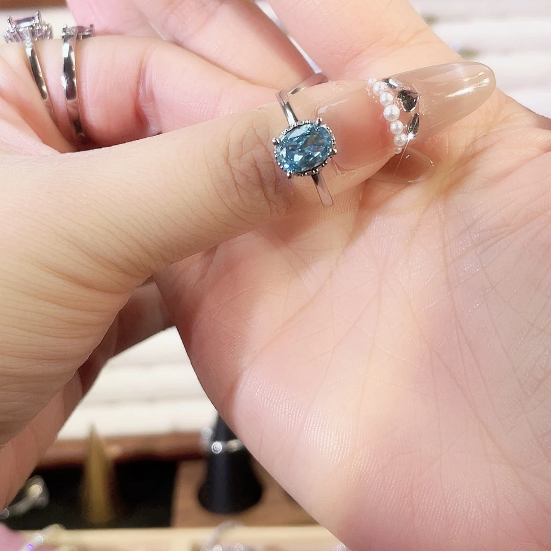 925银合成碳硅石2卡鸽子蛋蓝钻卡 9