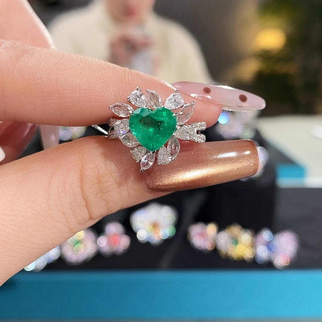 戒指18K金镶嵌祖母绿1.83ct微油vvg吉尔德木佐