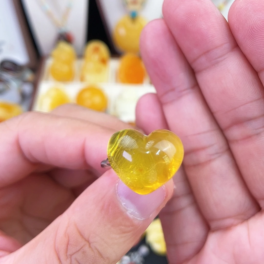 琥珀未镶嵌珠宝奇石