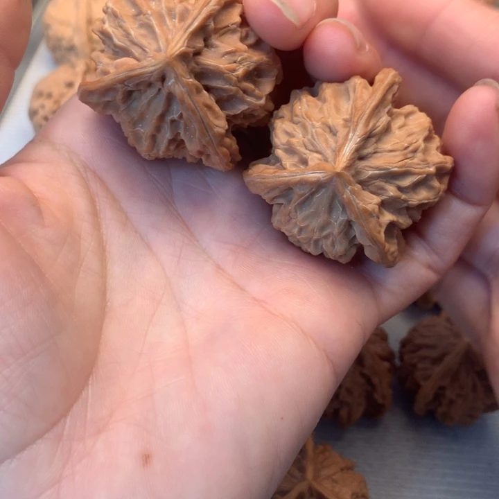 文玩核桃把件盘山三棱39