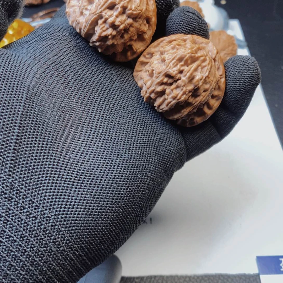 文玩核桃把件闲**事A88三角白39