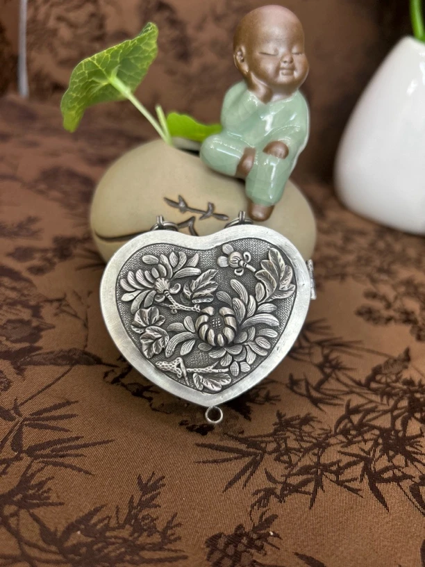 吊坠足银 小郑家纯银手工簪刻爱心盒子