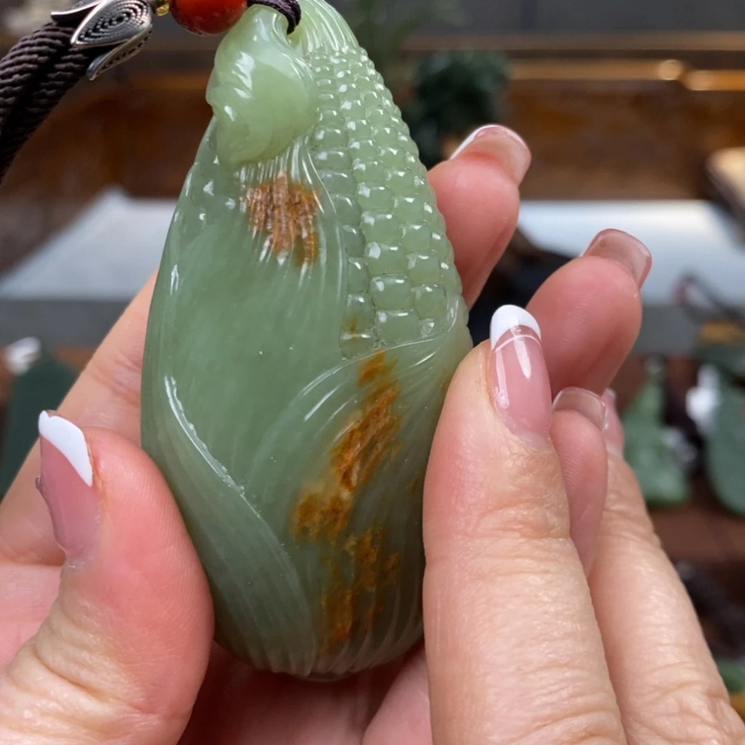 岫岩河磨玉（透闪石质玉）把件未镶嵌三*