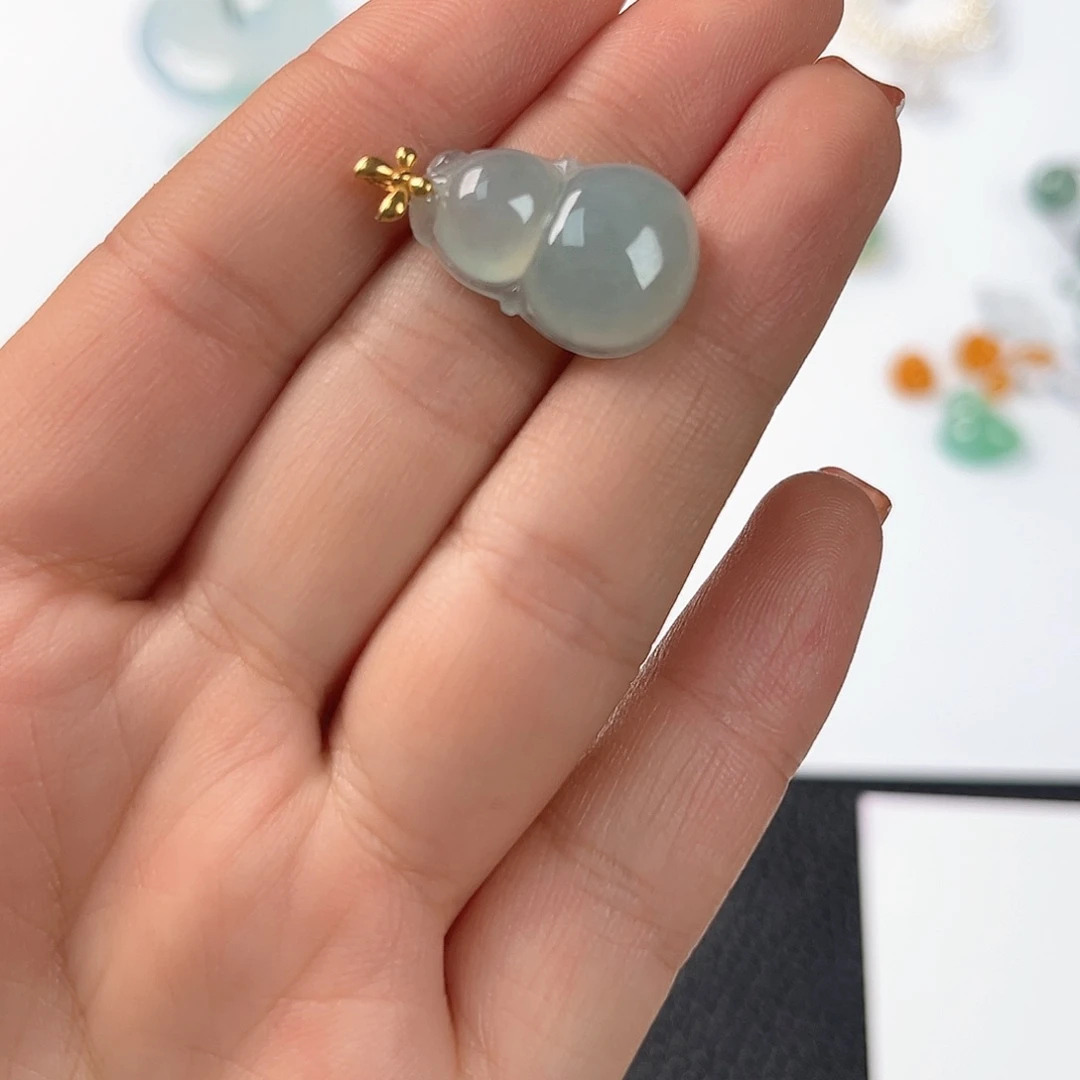 翡翠颈饰18K金镶嵌你****?葫芦