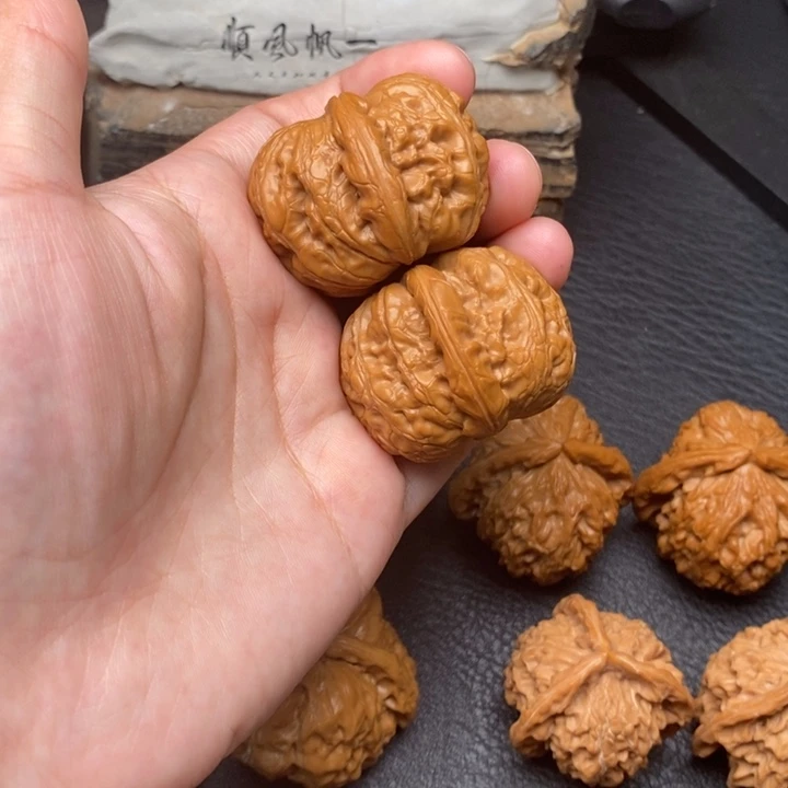 鹿***持文玩核桃吊坠鹿39元宝