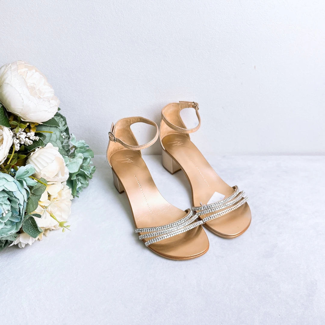 95新  GiuseppeZanotti 凉鞋 /36码/Xsps7581