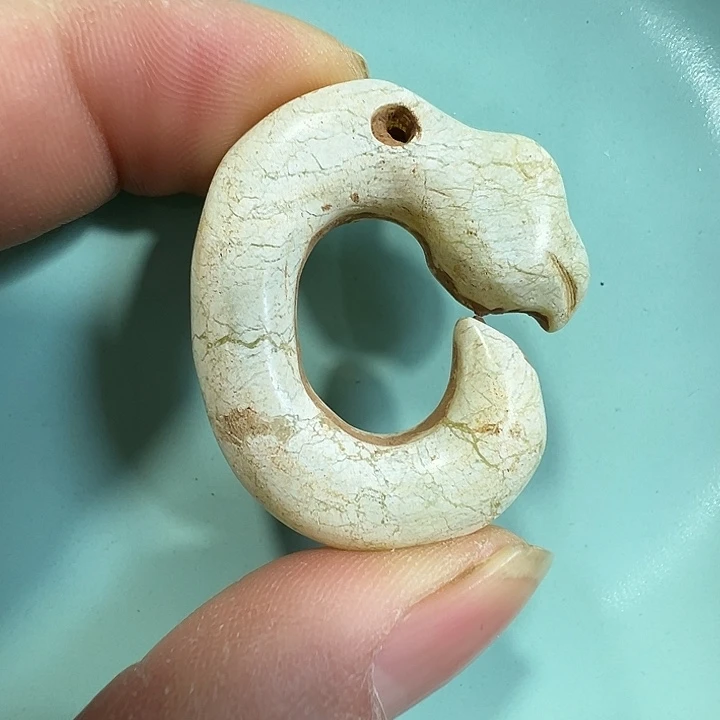透闪石质玉未镶嵌挂件