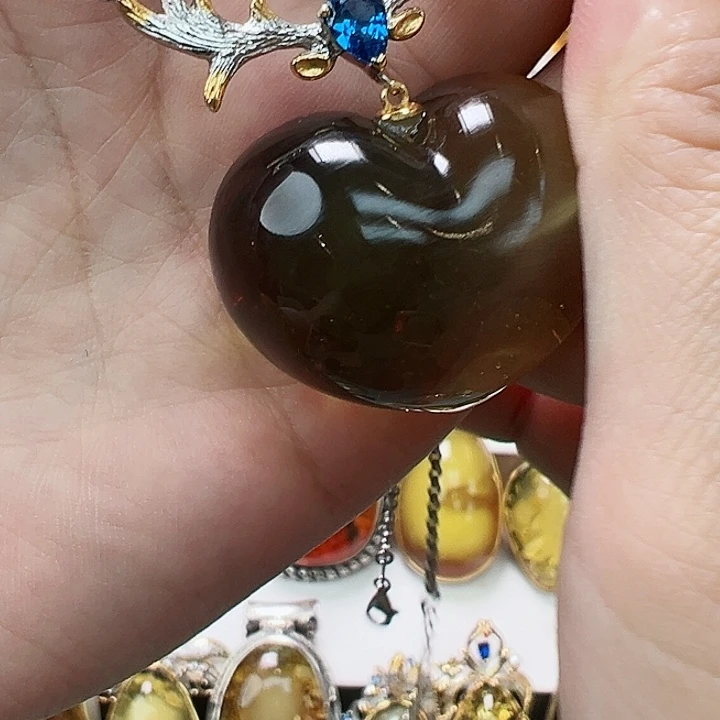 琥珀未镶嵌珠宝奇石
