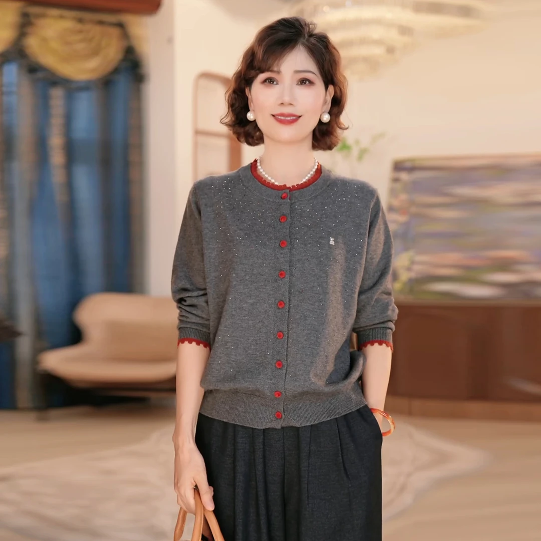 妈妈装时尚洋气圆领针织小衫2025新款秋季中老年女装显瘦百搭上衣