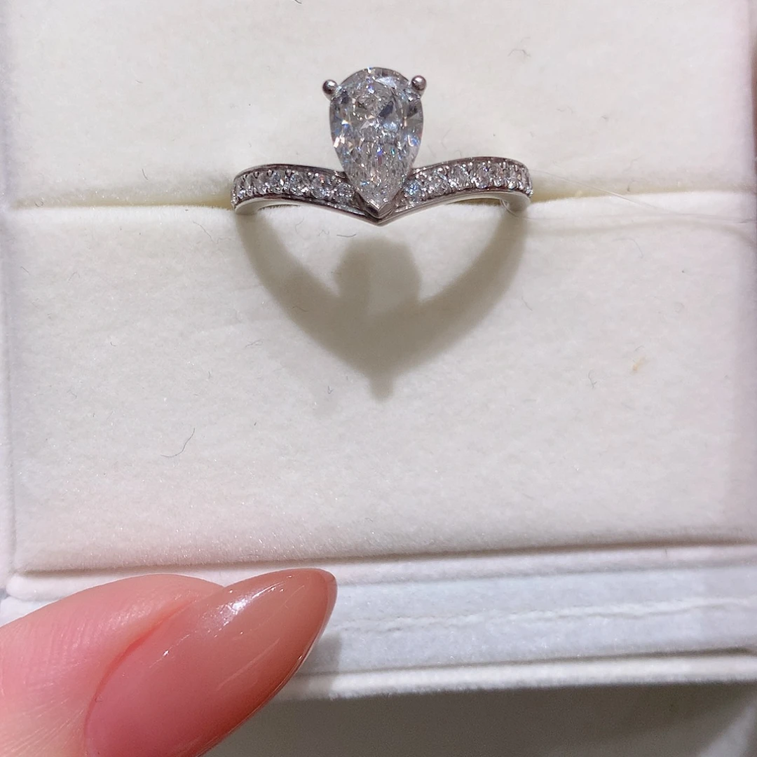 铂Pt950镶嵌实验室培育钻石老白鹭一克拉