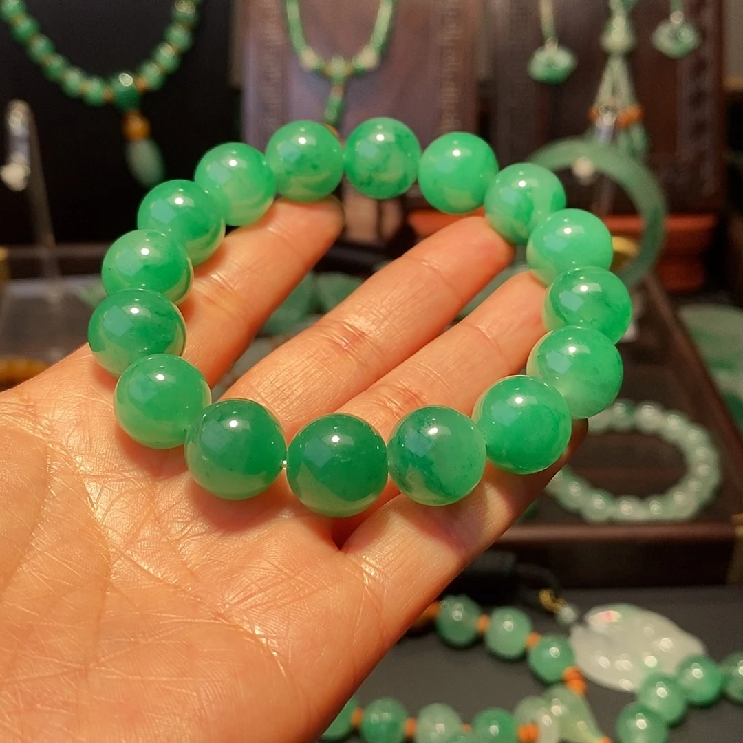 杜***水石英质玉（非洲翠）未镶嵌串