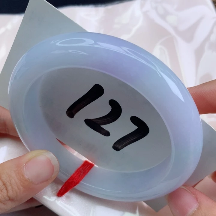 翡翠手镯未镶嵌淡春彩