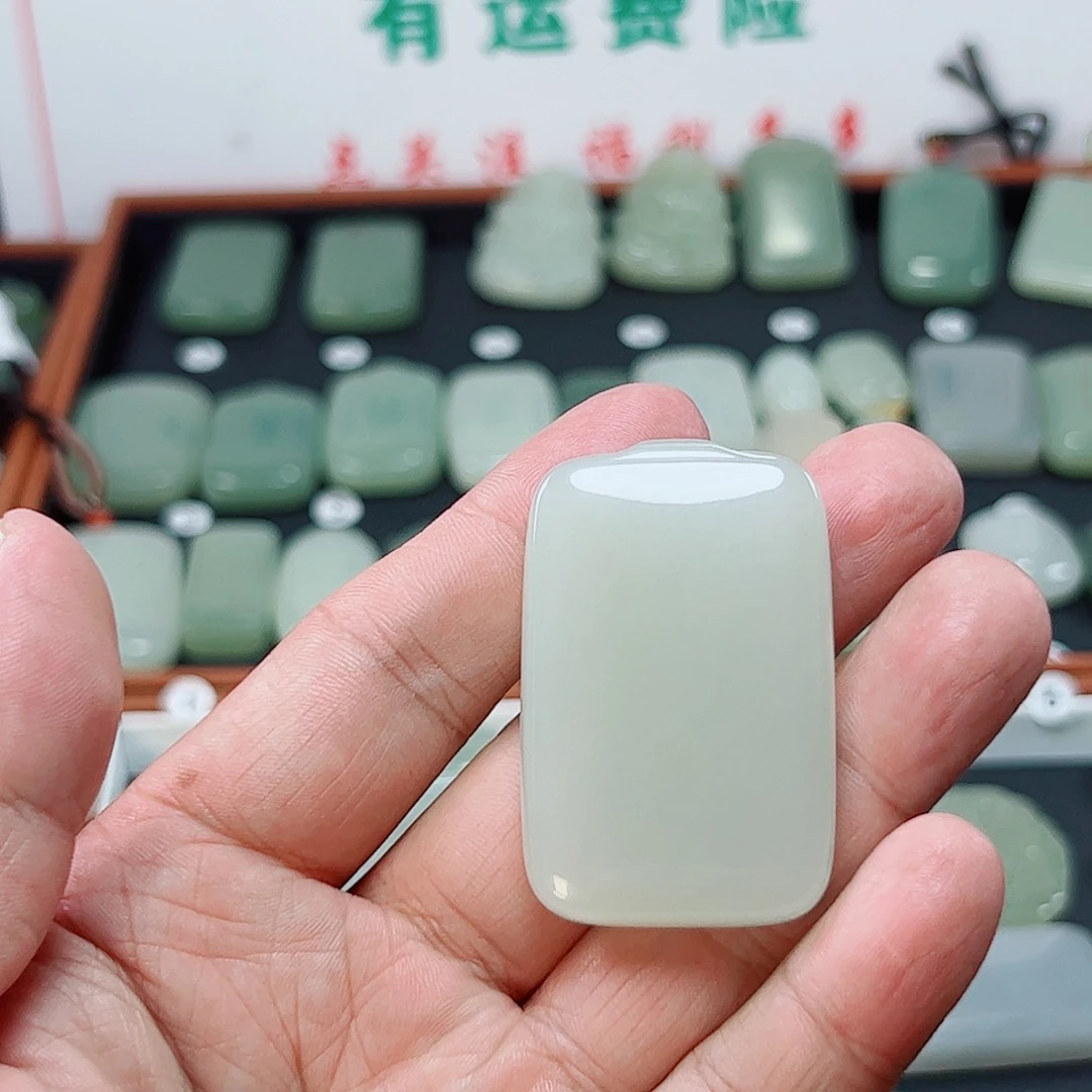 和田玉未镶嵌颈饰雅*