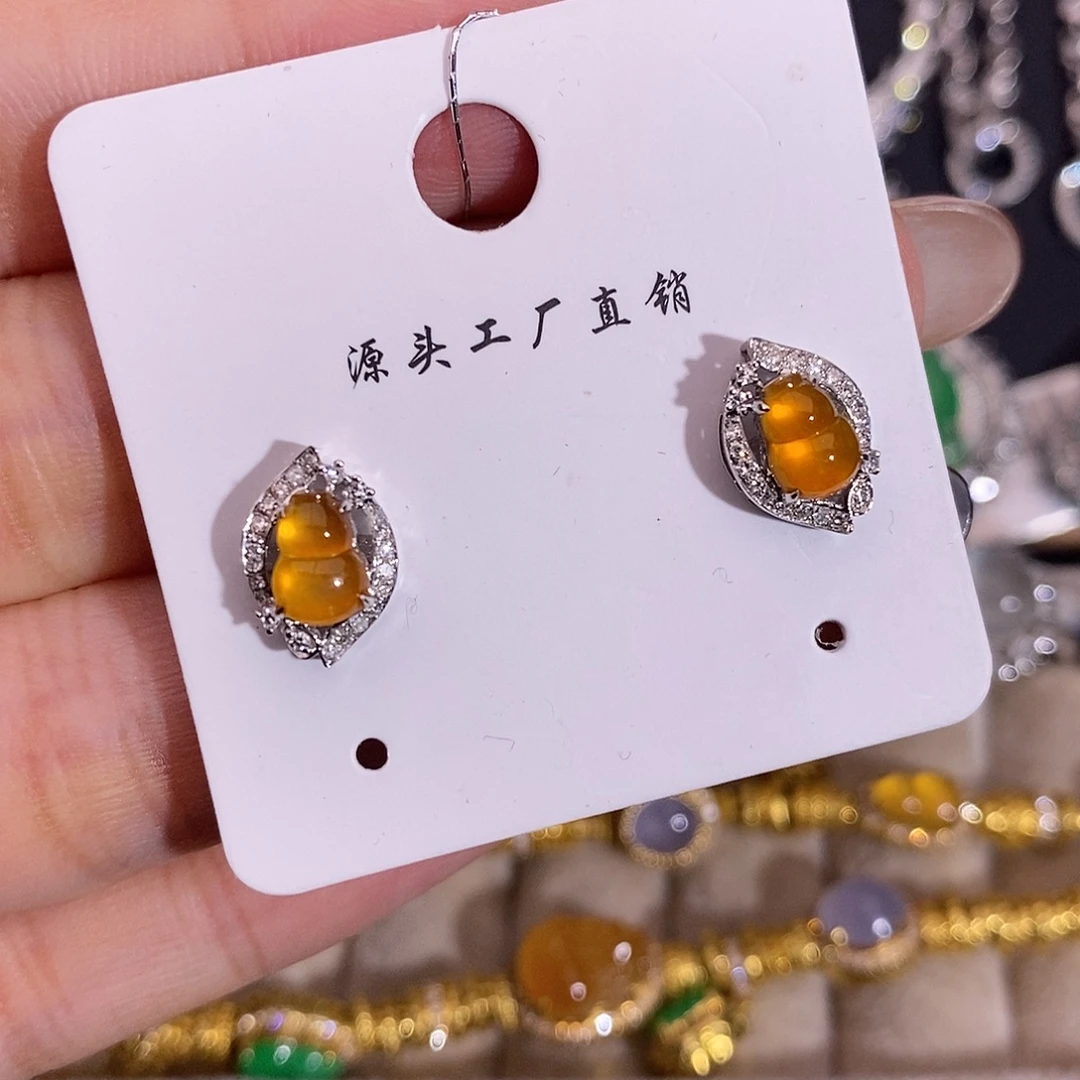 翡翠18K金镶嵌耳饰耳钉