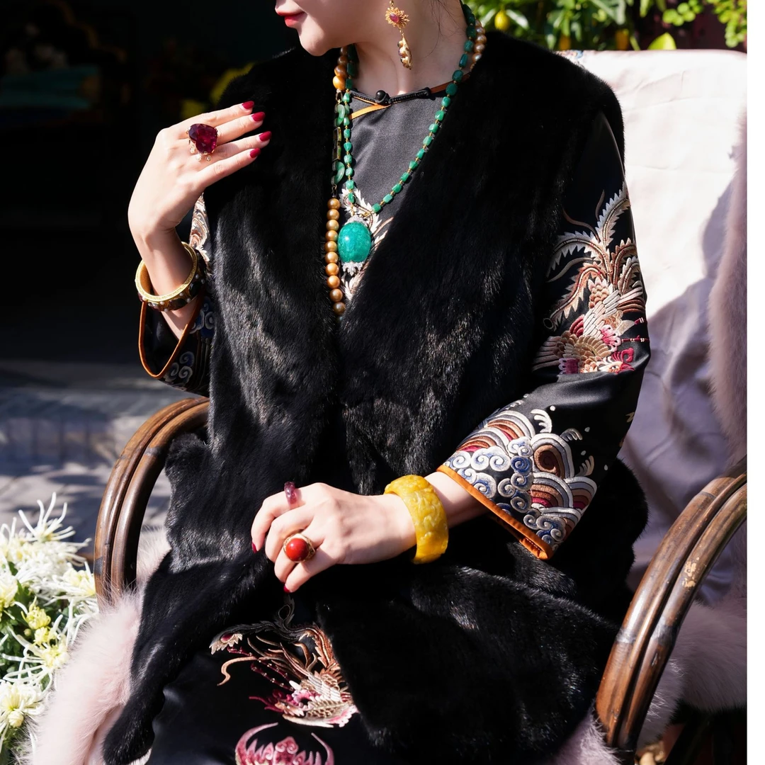 【云裳溪2025｜11月杭州 新款】 国风黑色水貂毛坎肩马夹