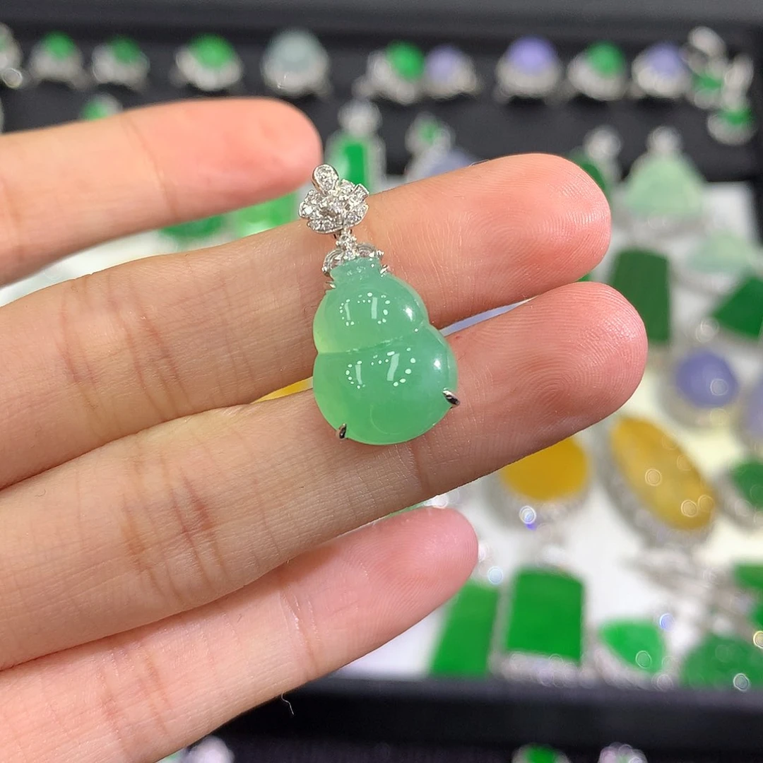 【闪购商品】翡翠吊坠(不含链)18K金镶嵌葫芦