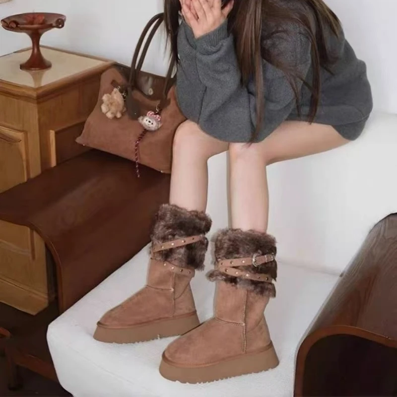 时尚韩版雪地靴女2025年冬季新款外穿加绒厚底皮带扣装饰雪地靴潮