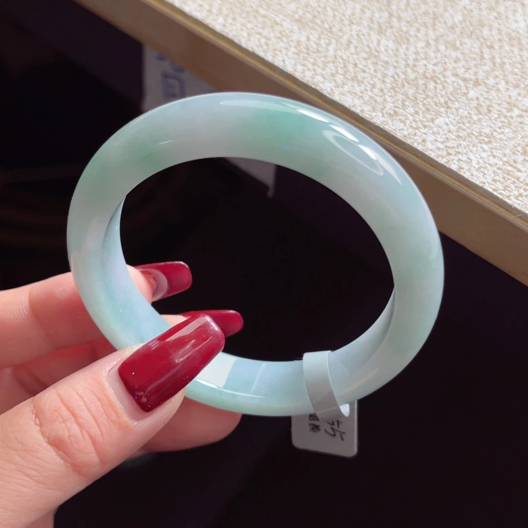 翡翠手镯未镶嵌手镯