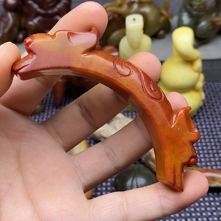 未镶嵌蛇纹石玉颈饰