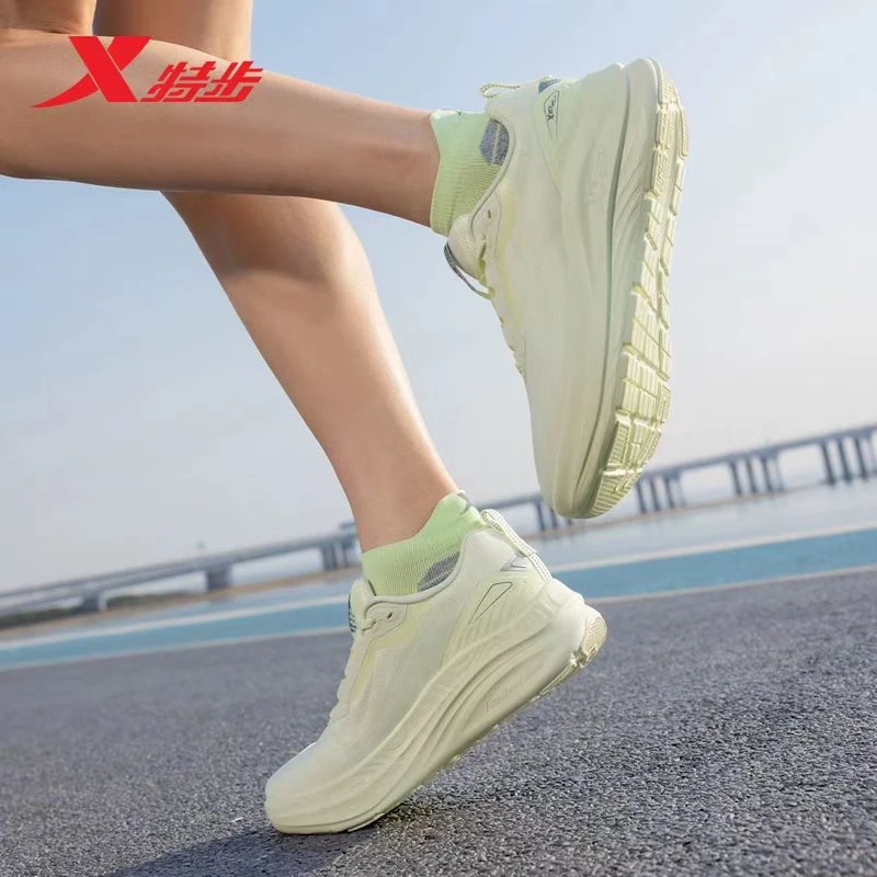 特步休闲运动女鞋单网单面减震回弹青络舒适透气防滑时尚