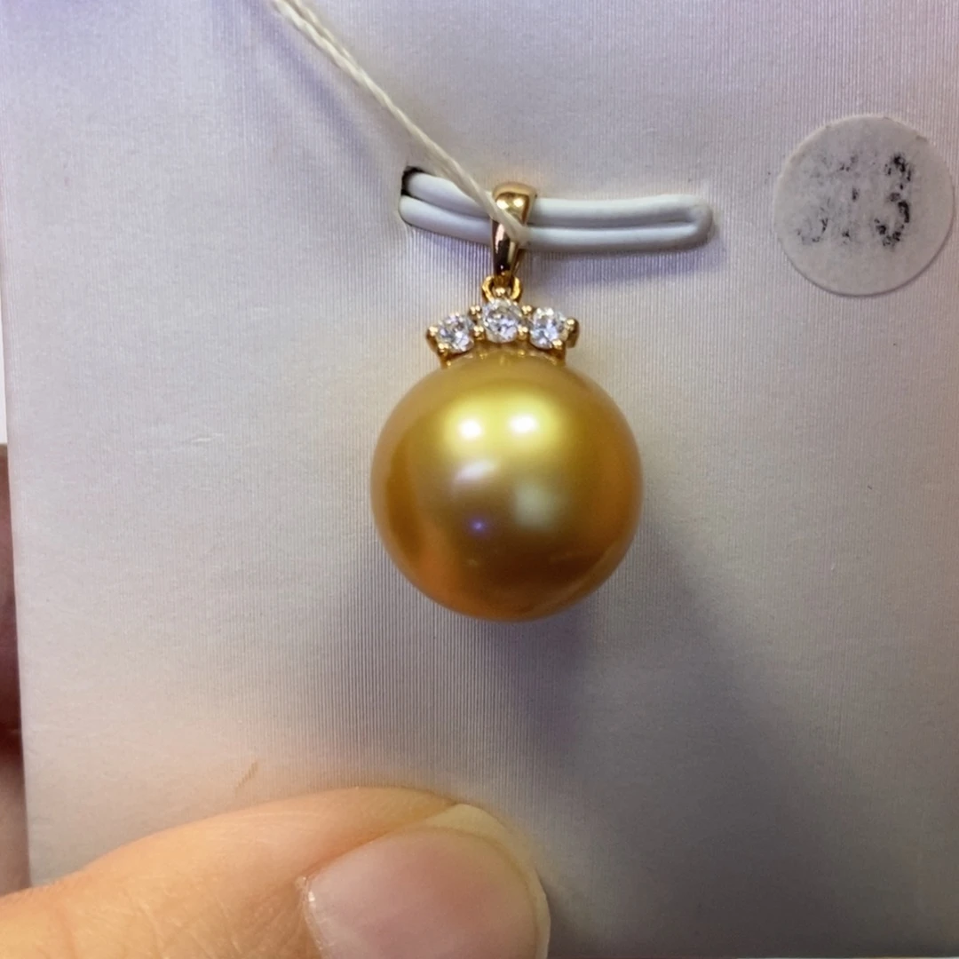 18K金镶嵌海水珍珠吊坠(不含链)浓茶金正圆强光12.6mm