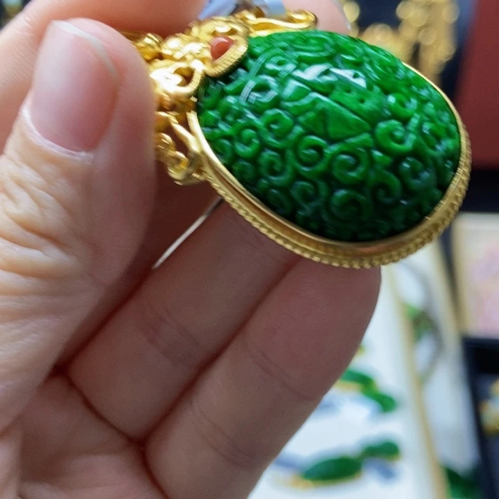 翡翠未镶嵌颈饰吊坠