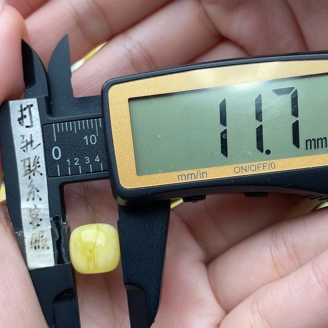 裸石琥珀未镶嵌小***胖蜜蜡老型梦