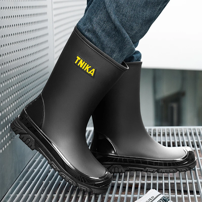 时尚雨鞋男款中长筒户外露营钓鱼防水鞋加棉束口赶海胶鞋防滑水靴