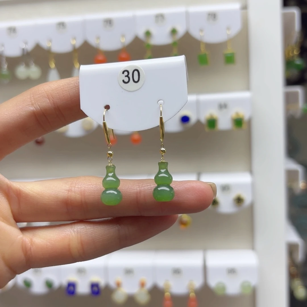 18K金镶嵌和田玉耳饰