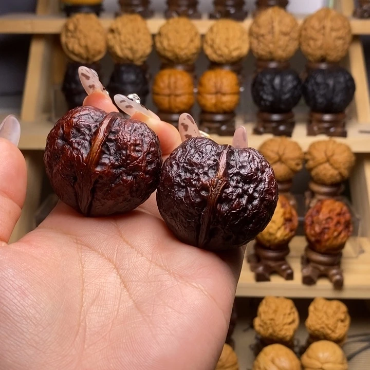 文玩核桃吊坠41峭壁元宝Y50