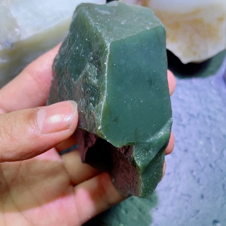 和田玉未镶嵌珠宝半成品