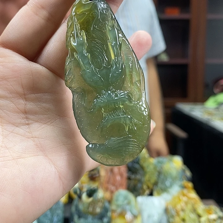 未镶嵌蛇纹石玉颈饰