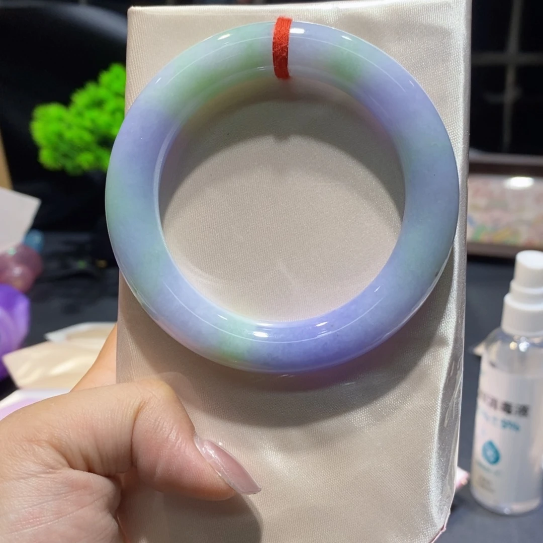 翡翠手镯未镶嵌翡翠手镯