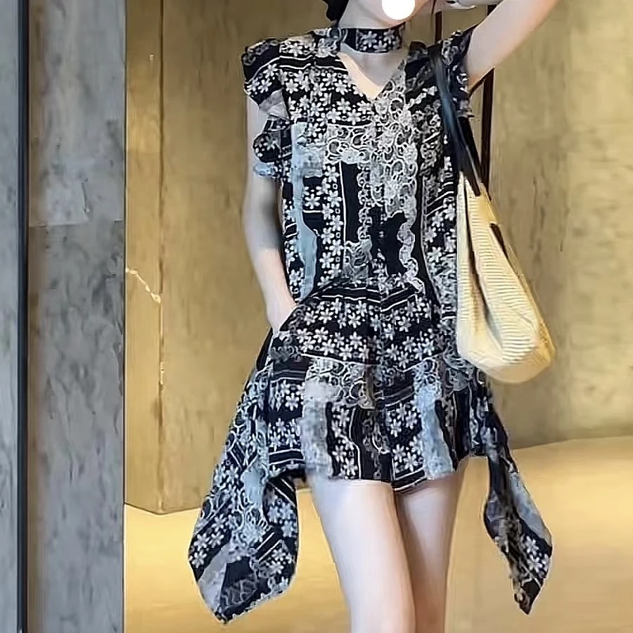 时尚上衣短裤两件套女夏季设计感气质宽松显瘦女士夏季冰丝套装