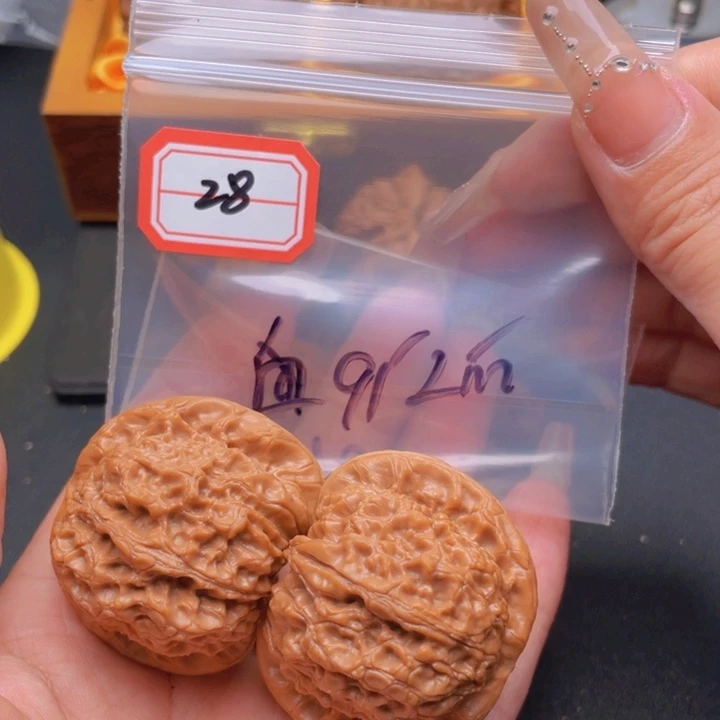 文玩核桃把件卡****?28血麒麟