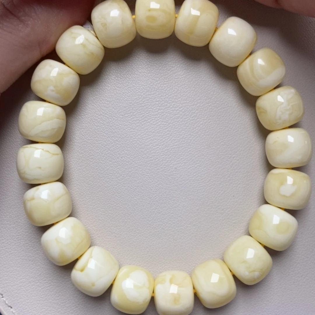 蜜蜡未镶嵌珠宝奇石220