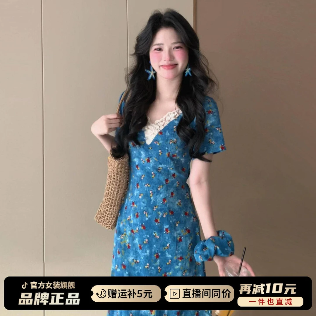 海边度假碎花长裙2025新款巨好看小众蓝色气质显瘦连衣裙子女夏季