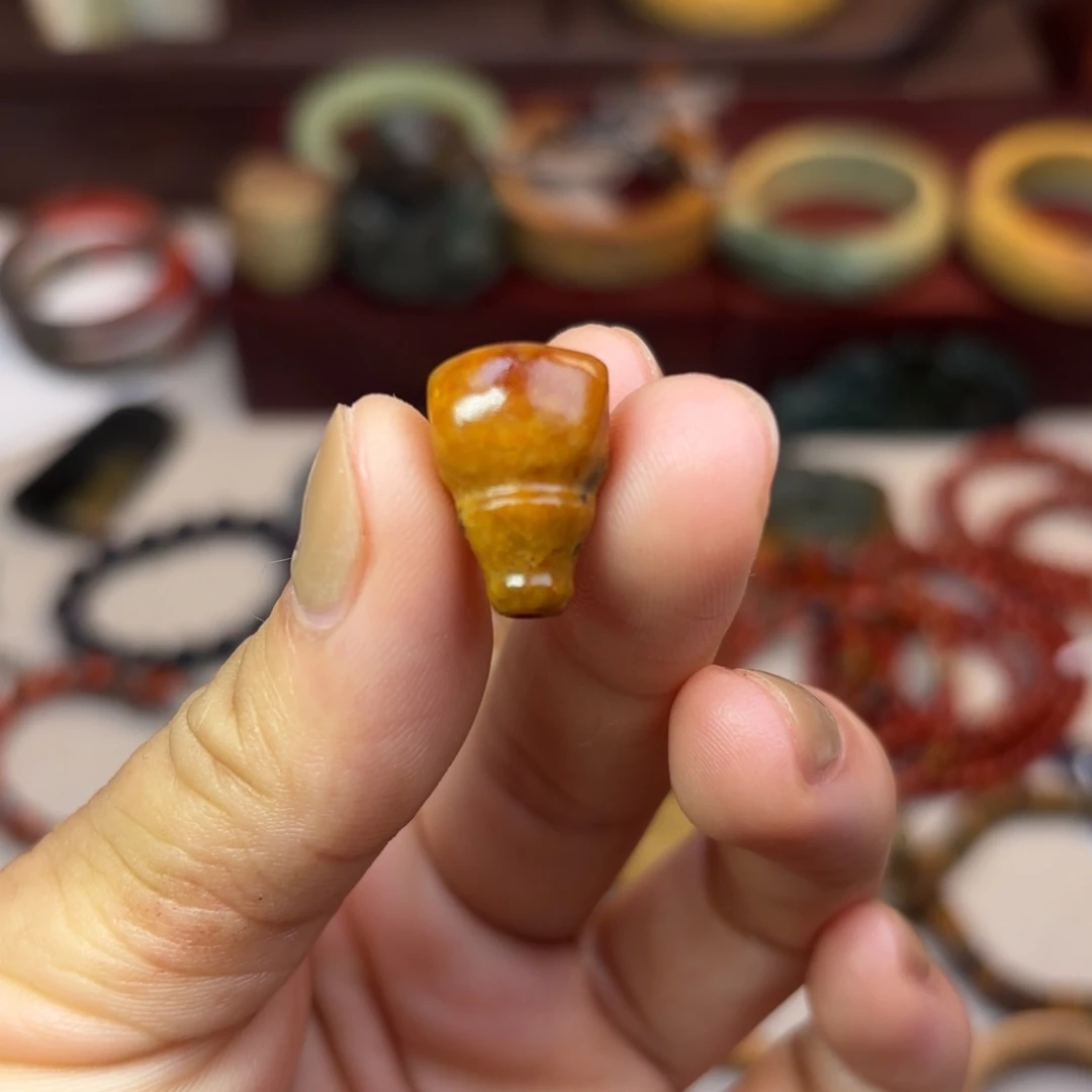 岫岩河磨玉（透闪石质玉）颈饰未镶嵌