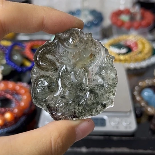 水晶颈饰未镶嵌矿坑