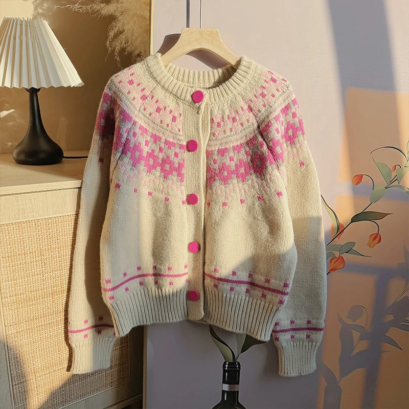 费尔岛气质时尚别致毛衣外套2024女冬季新款软糯超好看独特针织衫