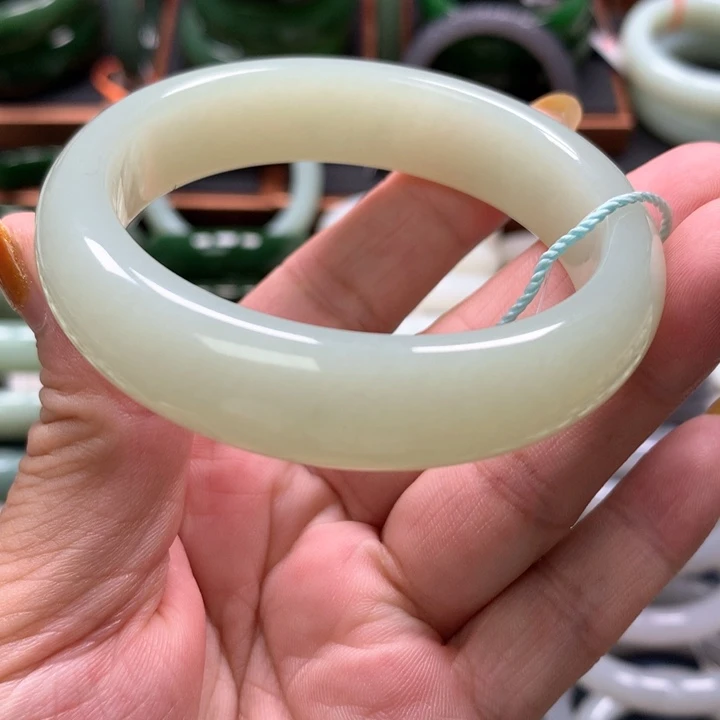 【闪购商品】未镶嵌手镯和田玉