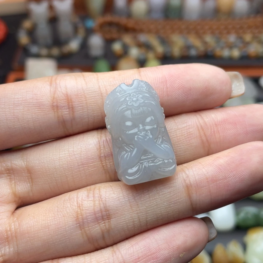 和田玉颈饰未镶嵌定制