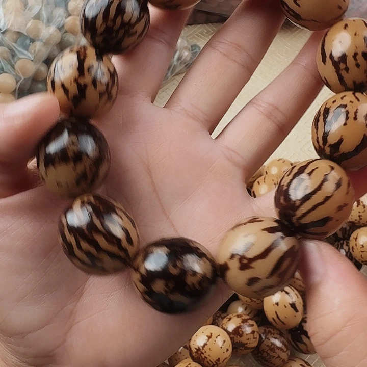 库克吊坠菩提根手串